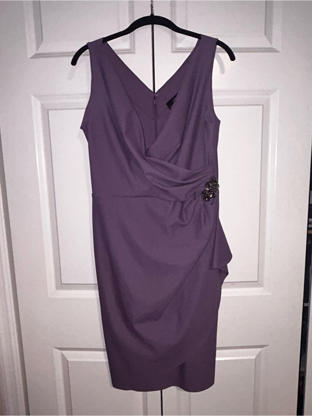 Alex Evenings Lavender V-Neck Sleeveless Sheath Dress with Side Jewel Accent